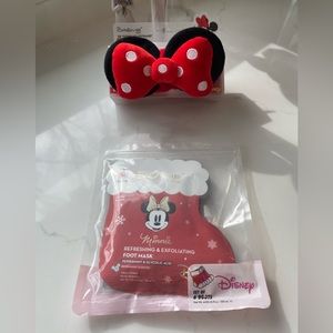 Mickey Mouse Crème Teddy Headband/with bootie foot masks NEW IN BOX/package